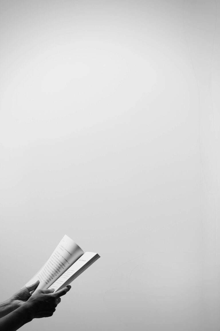 문학에서 침묵이 대사보다 더 강해지는 순간